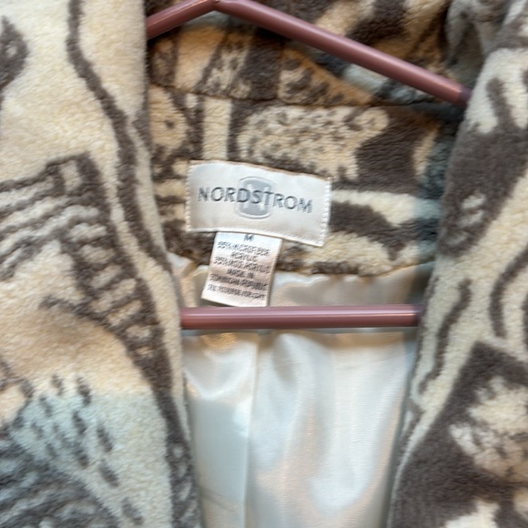 Vintage Nordstrom Fleece 2-Button Coat Artic Animals Cream Ivory Gray Size M - Picture 2 of 5